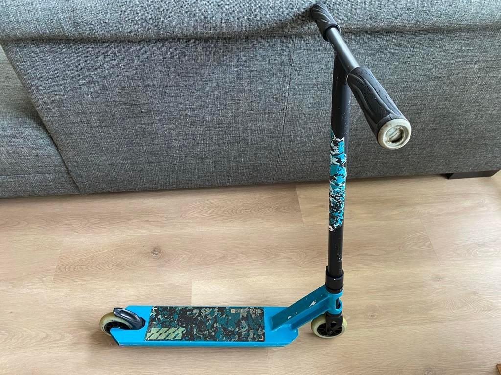 Stuntstep blauw/zwart - Gebruikt MF500 Decathlon, Fietsen en Brommers, Steps, Ophalen of Verzenden, Gebruikt, Gewone step