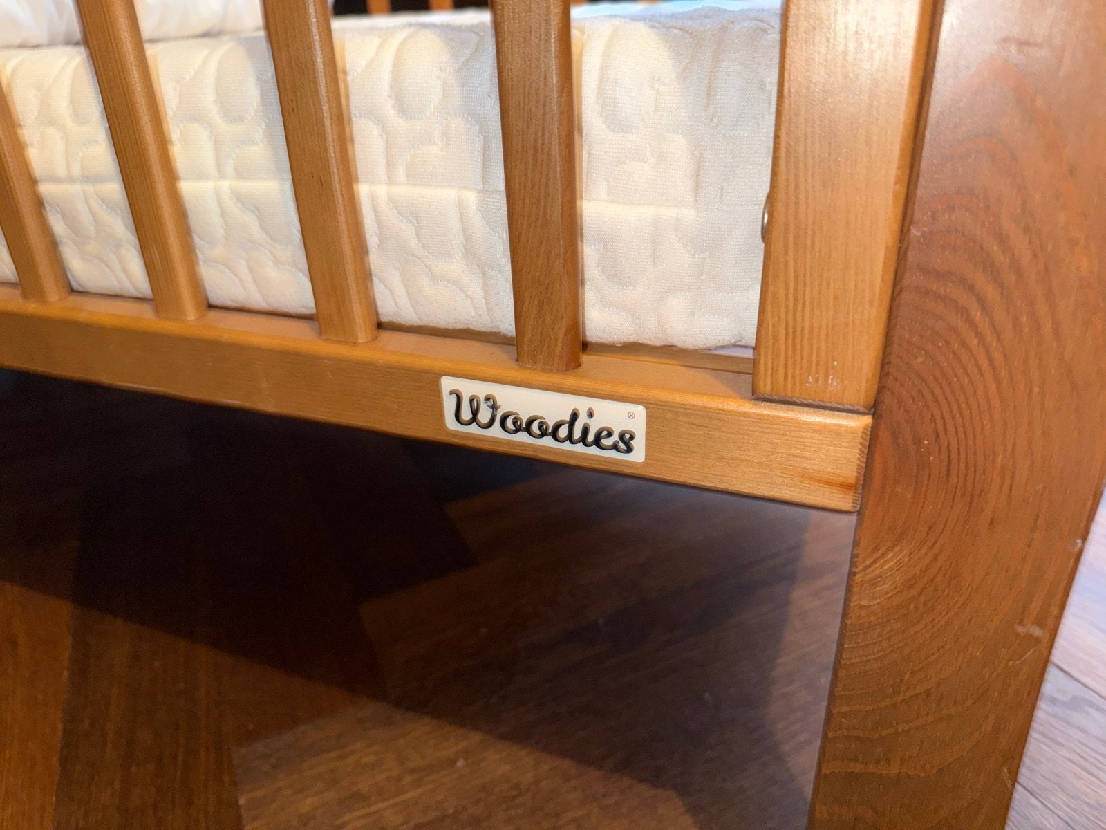 Woodies ledikant met Aerosleep matras, Kinderen en Baby's, Babywiegjes en Ledikanten, Ophalen, Gebruikt, Ledikant