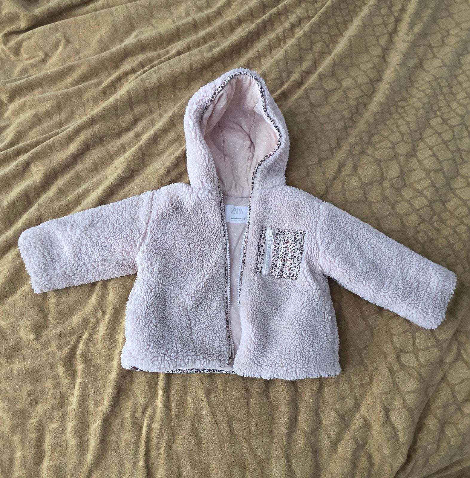 Creme Teddy Jasje met Capuchon - Zara Maat 92, Ophalen of Verzenden, Gebruikt, Zara, Meisje