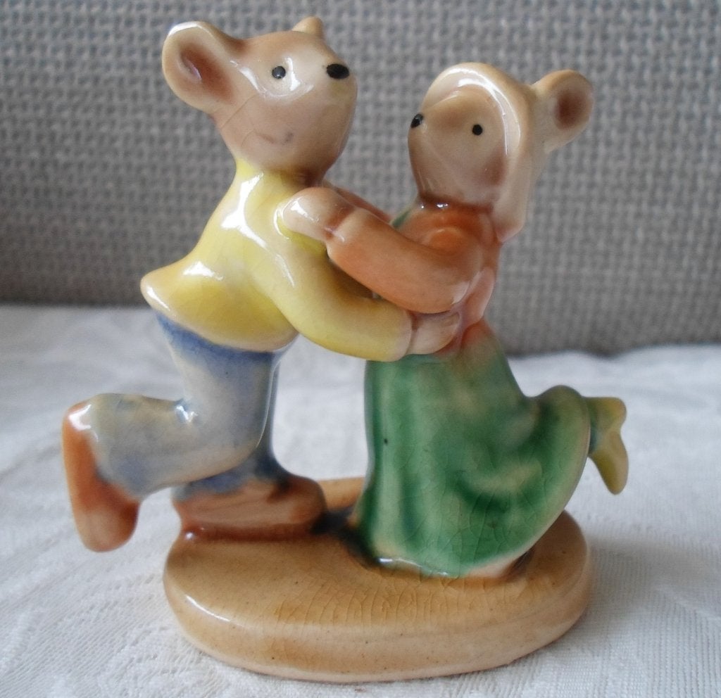Porseleinen dansende muisjes. Albert Kessler. (2), Verzamelen, Beelden en Beeldjes, Ophalen of Verzenden, Zo goed als nieuw, Dier