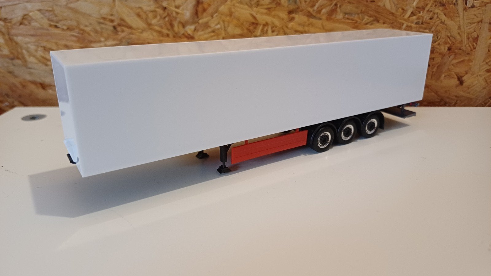 Herpa gesloten 3 assige trailer met laadklep, Ophalen of Verzenden, Nieuw, Bus of Vrachtwagen, Herpa