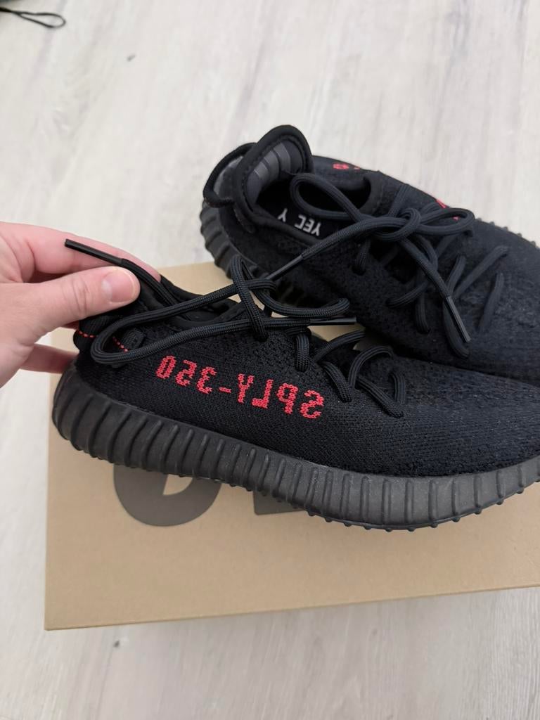 Yeezy 350, Kleding | Heren, Schoenen, Ophalen of Verzenden, Zo goed als nieuw, Zwart