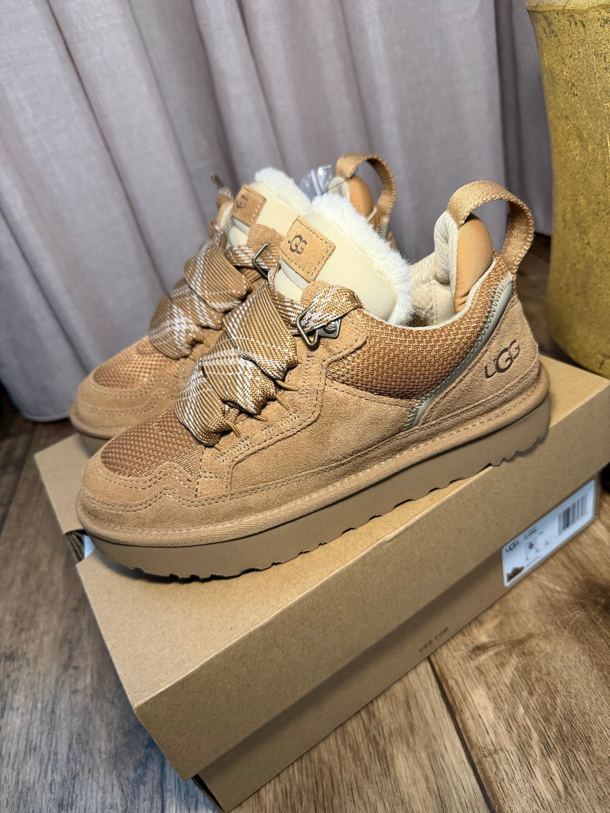 Uggs sneakers maat 37 - Nieuw in doos, Kleding | Dames, Schoenen, Nieuw, Sneakers of Gympen, Bruin, Ophalen of Verzenden