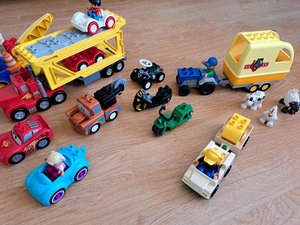 Grote lego duplo auto set. sleepwagen. auto's. politie. bran, Ophalen of Verzenden, Zo goed als nieuw