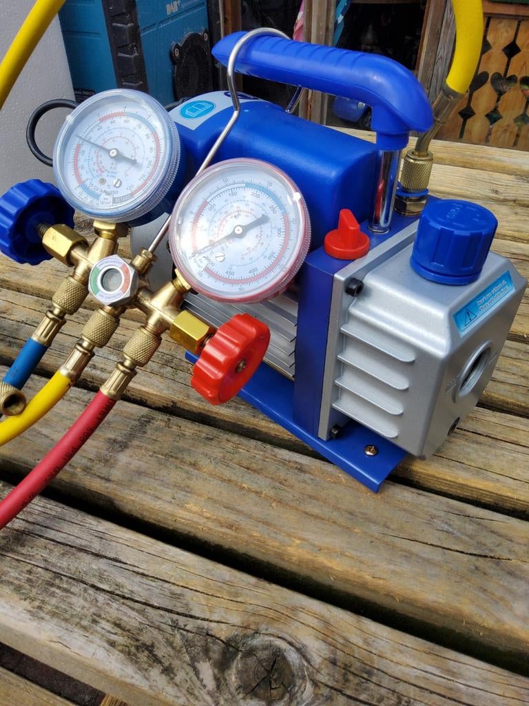 Vacuumpomp te huur voor het zelf inbedrijfstellen airco, Ophalen, Wandairco, Minder dan 60 m³, 3 snelheden of meer