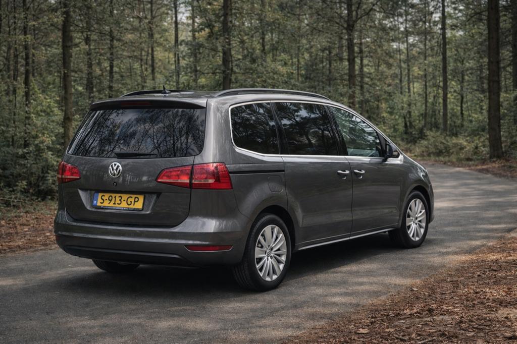 Volkswagen Sharan 1.4 110KW 2015 Grijs, Auto's, Volkswagen, 1800 kg, 4 cilinders, 7 stoelen, Particulier