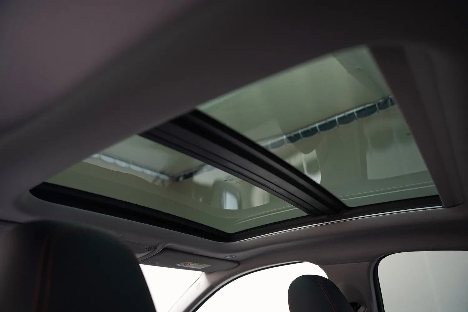 Foto 5 van BMW 2 Serie Gran Coupe 218i High Executive Sport Aut. [ Pano