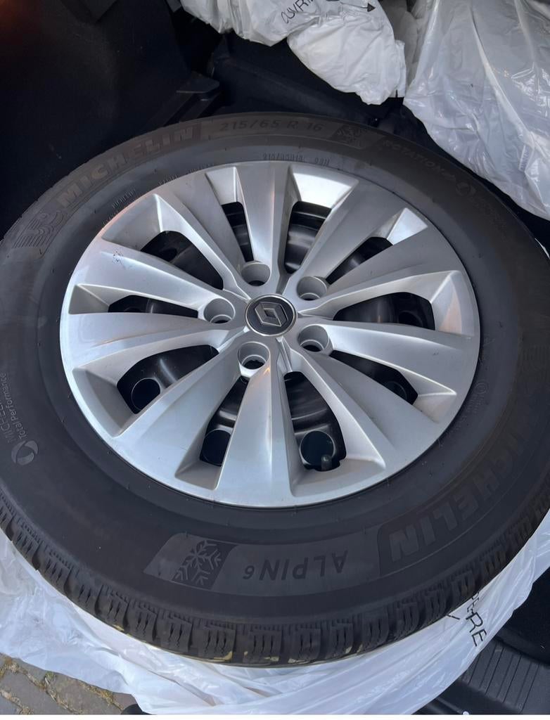 4 winterbanden voor Renault Captur, Ophalen, Zo goed als nieuw