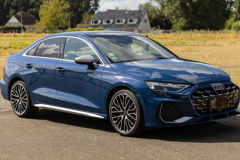 Audi S3 2.0 TFSI Quattro 333PK AUT|BTW|Akra|Pano|Matrix|SONO, Auto's, S3, Euro 6, 4 cilinders, 1984 cc