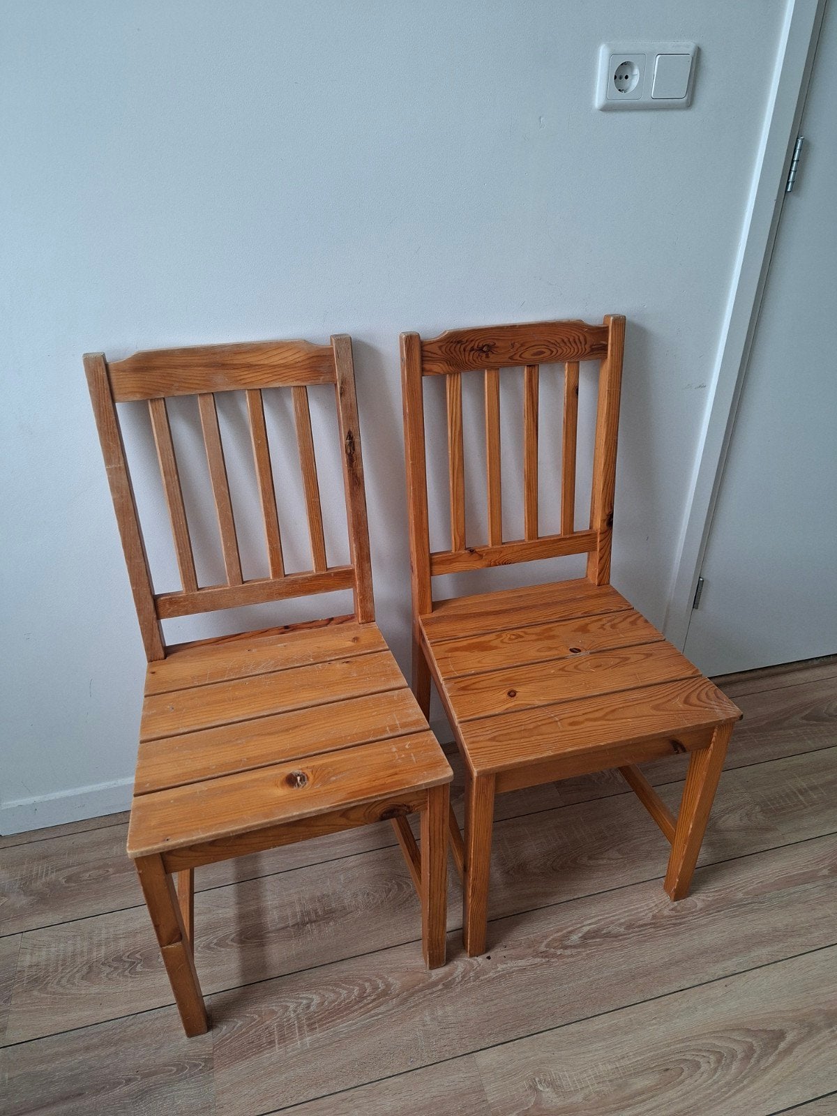 Houten stoelen, Ophalen, Stoel(en)