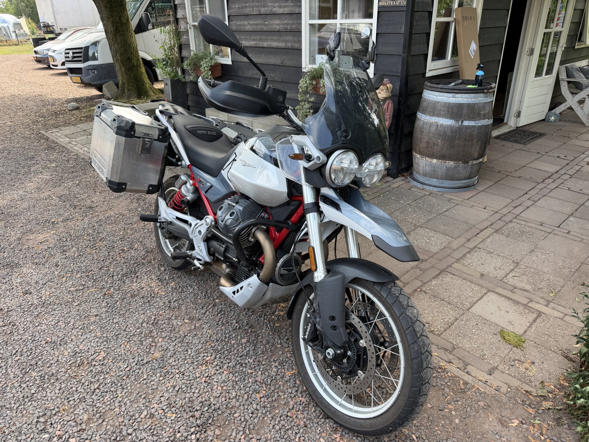 Moto Guzzi V85 TT Travel, 853 cc, Bedrijf, Handvatverwarming, Meer dan 35 kW