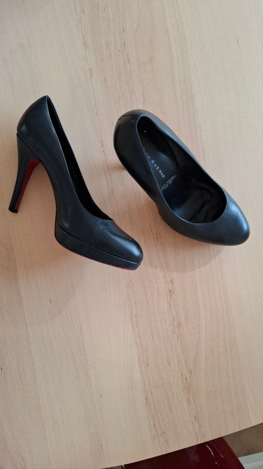 Zwarte pumps met rode zool, Pumps, Zwart, Ophalen of Verzenden, Onbekend