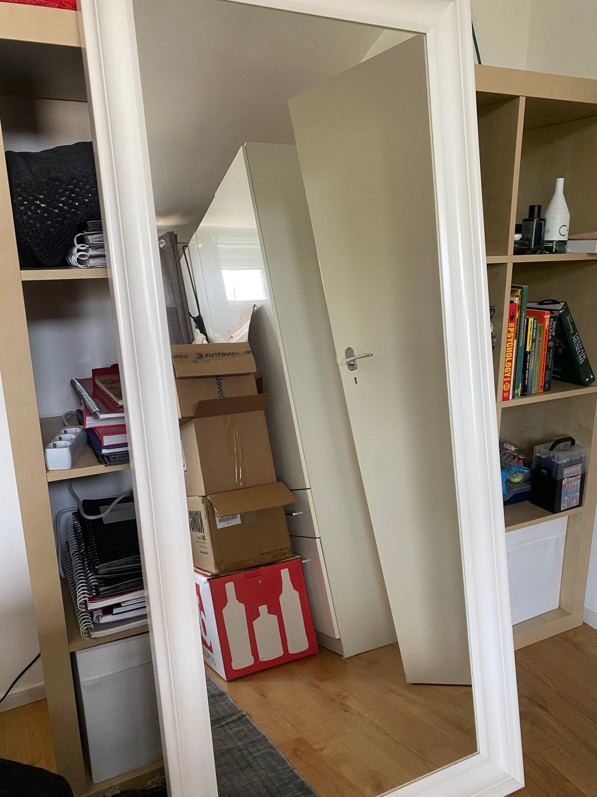 Witte lange full-body spiegel van Ikea, Huis en Inrichting, Woonaccessoires | Spiegels, Ophalen, 100 tot 150 cm, Zo goed als nieuw