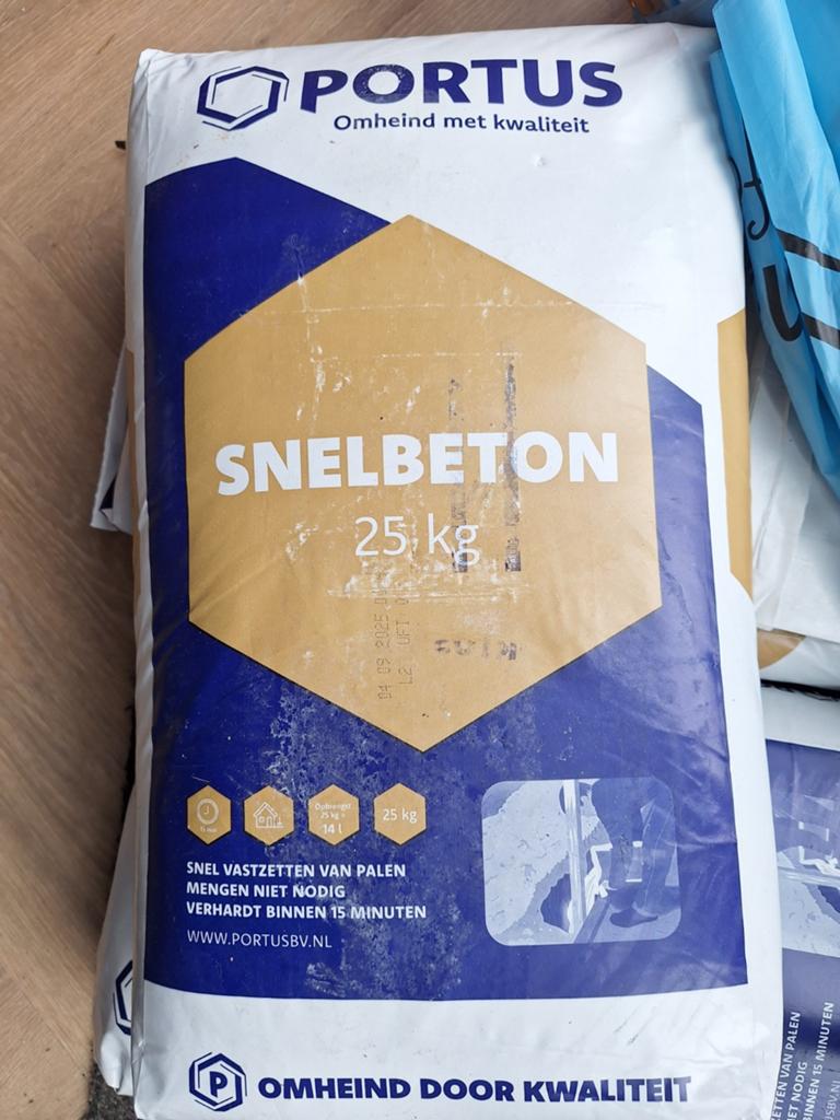 3 zakken Portus snelbeton 25 kg - snel vastzetten palen, Ophalen, Nieuw