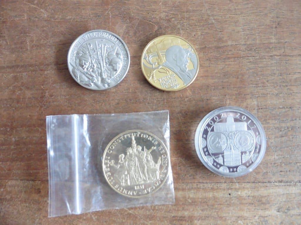 4 x Herdenkingsmunten munt Belgische Grondwet Victor Horta, Ophalen of Verzenden, Losse munt