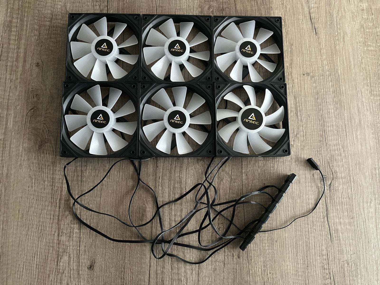 Antec PC ventilatoren-Set van 6 waarvan 5 reverse (120mm), Ophalen of Verzenden, Zo goed als nieuw