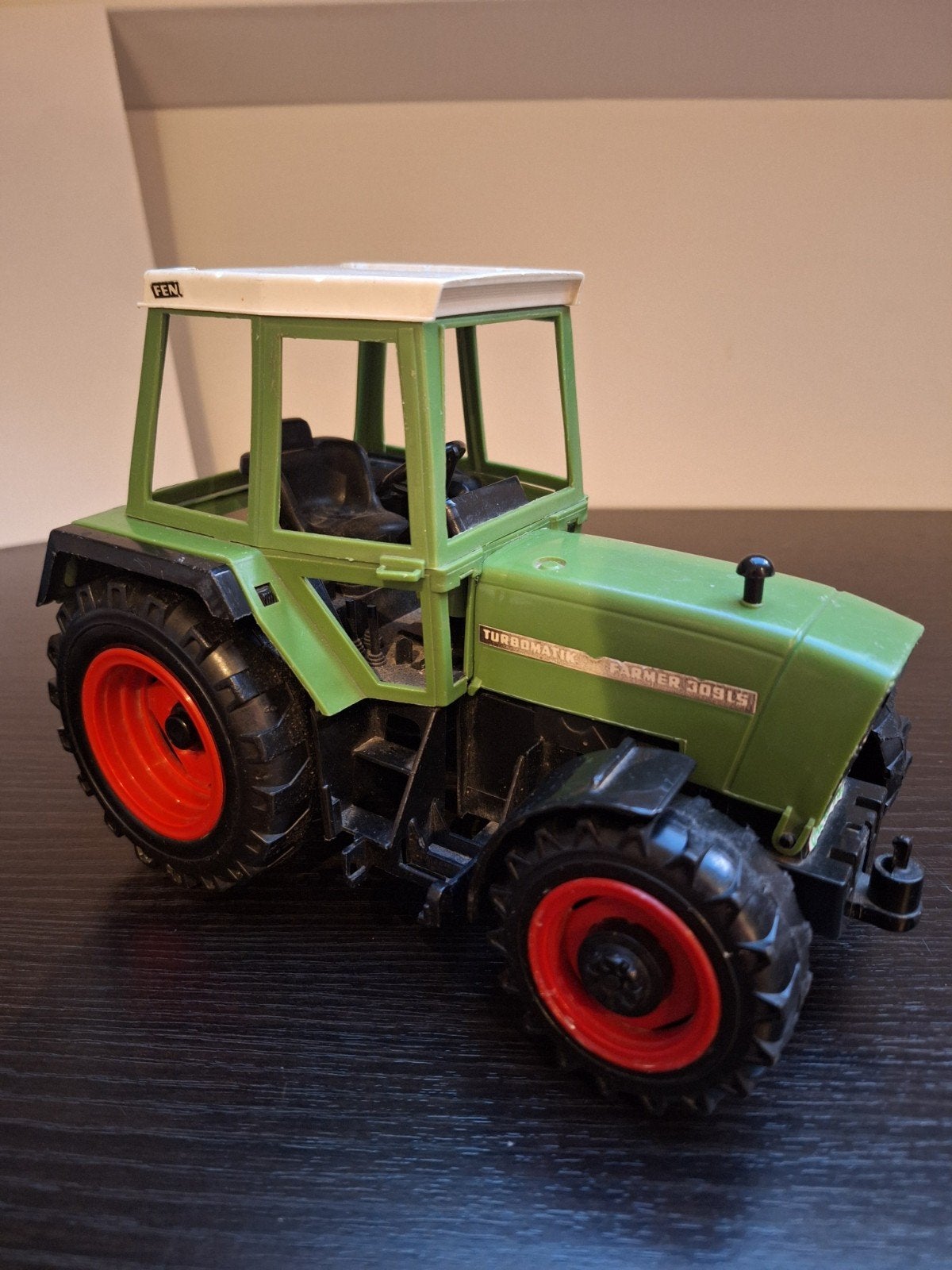 Bruder Fendt 309 LS uit de jaren 80,  vintage tractor, Ophalen of Verzenden, Gebruikt