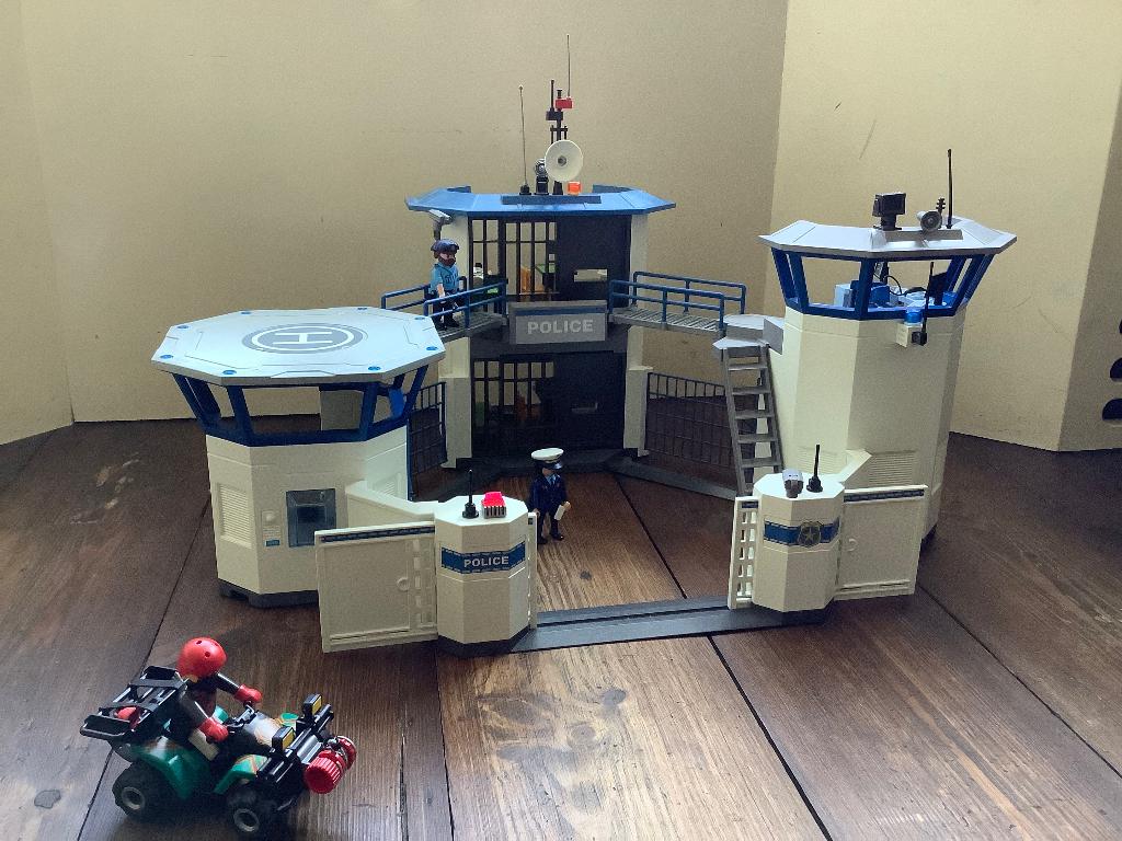 Playmobil Politiebureau speelset + EXTRA quad met boef, Ophalen of Verzenden, Zo goed als nieuw, Complete set