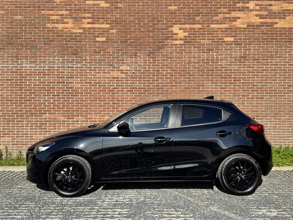 Mazda 2 1.5 e-SkyActiv-G 90 Homura Achteruitrijcamera | Appl, Auto's, Mazda, Stof, 4 cilinders, Overige brandstoffen, Zwart