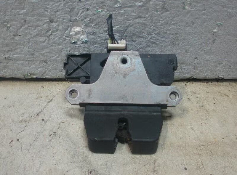 SLOTVANGER ACHTERKLEP Ford Focus 2 Wagon (01-2004/09-2012), Gebruikt, Ophalen of Verzenden, Henry-Ford-Straße 1 50735 Köln, DE