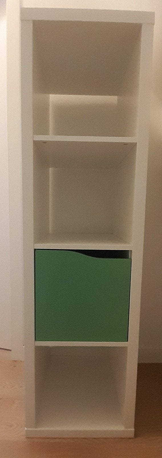 Ikea Kallax.Witte kast met groene deur.Extra ladjes deur, Ophalen, Minder dan 50 cm, Modern, functioneel, Zo goed als nieuw