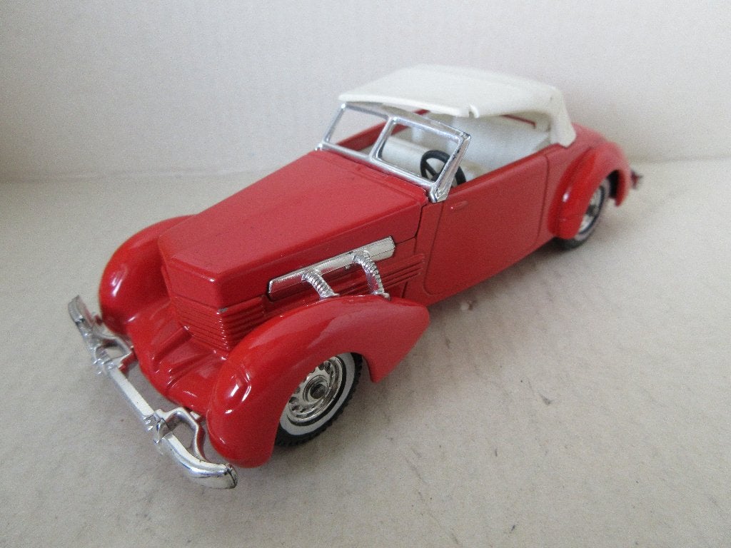 Matchbox Models of Yesteryear Cord Model 812 1937 nr. Y-18, Ophalen of Verzenden, Zo goed als nieuw, Auto, Matchbox