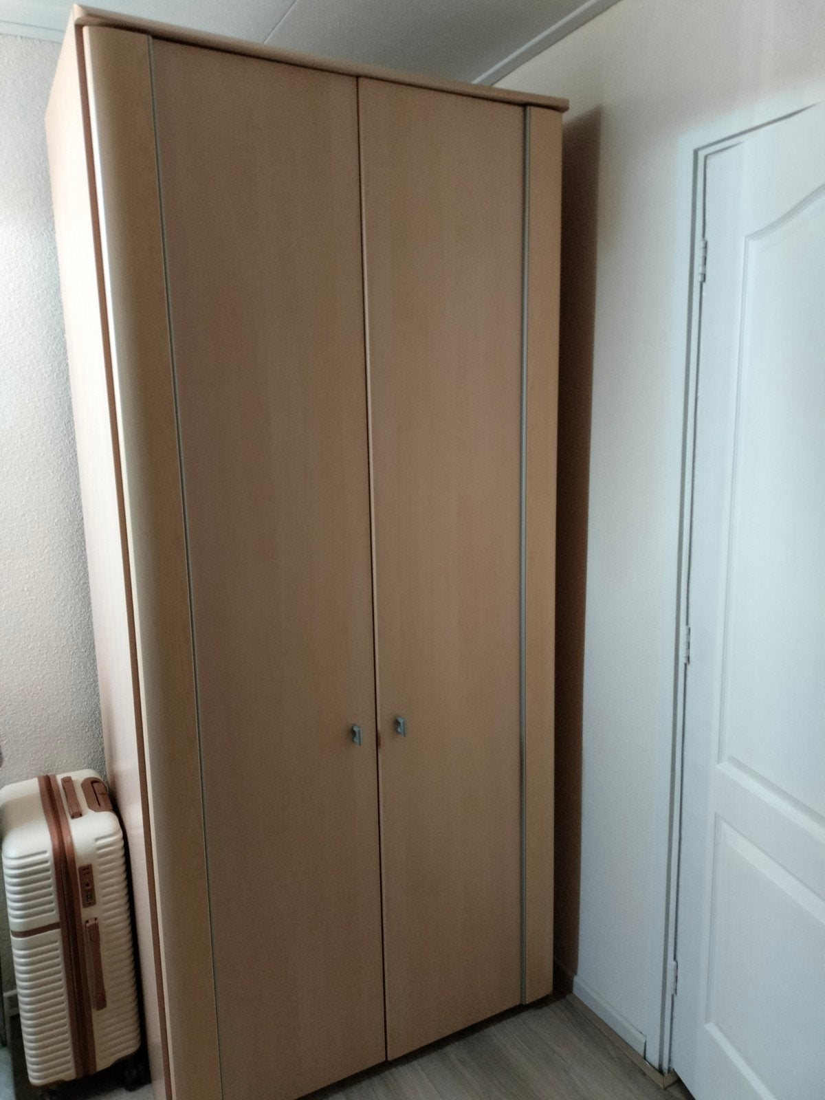 Kleding kast, Ophalen, 50 tot 75 cm, 150 tot 200 cm