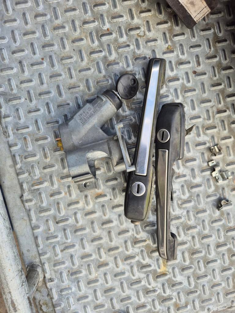 Contactslot deurklink golf1 golf mk1, Auto-onderdelen, Ophalen of Verzenden, Gebruikt, Volkswagen