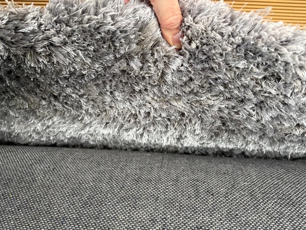 Grijs vloerkleed hoogpolig 4 x 4 meter, Huis en Inrichting, Stoffering | Tapijten en Kleden, Ophalen, Vierkant, 200 cm of meer