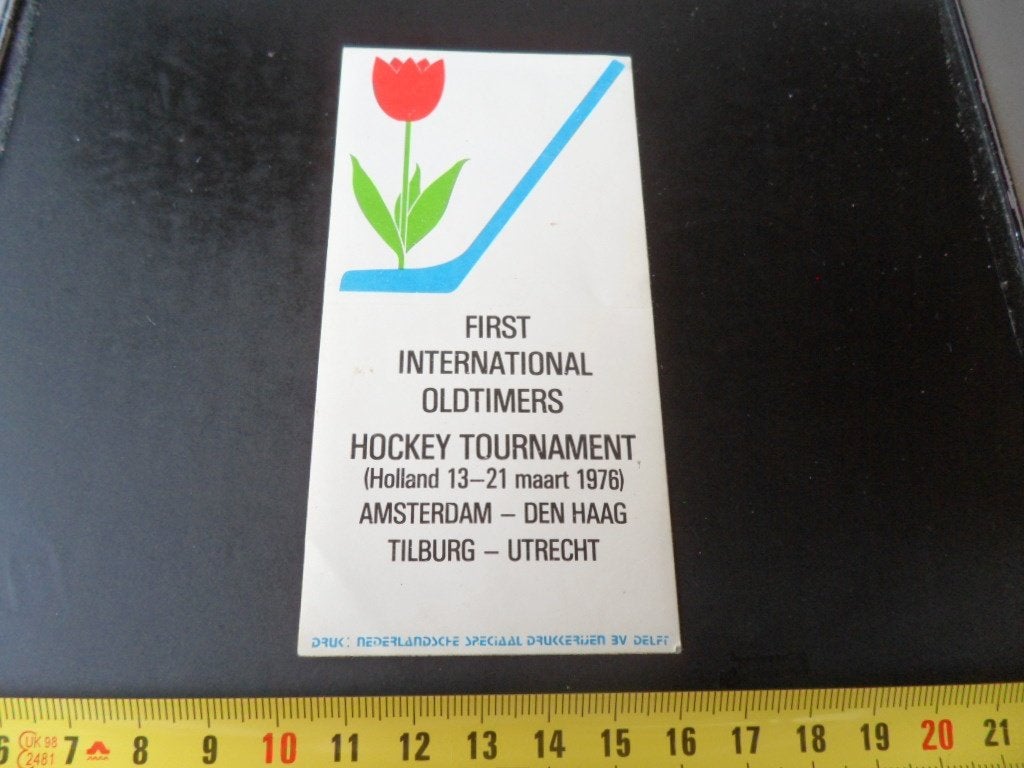 sticker 1976 first int. oldtimers hockey tournament holland, Ophalen, Zo goed als nieuw