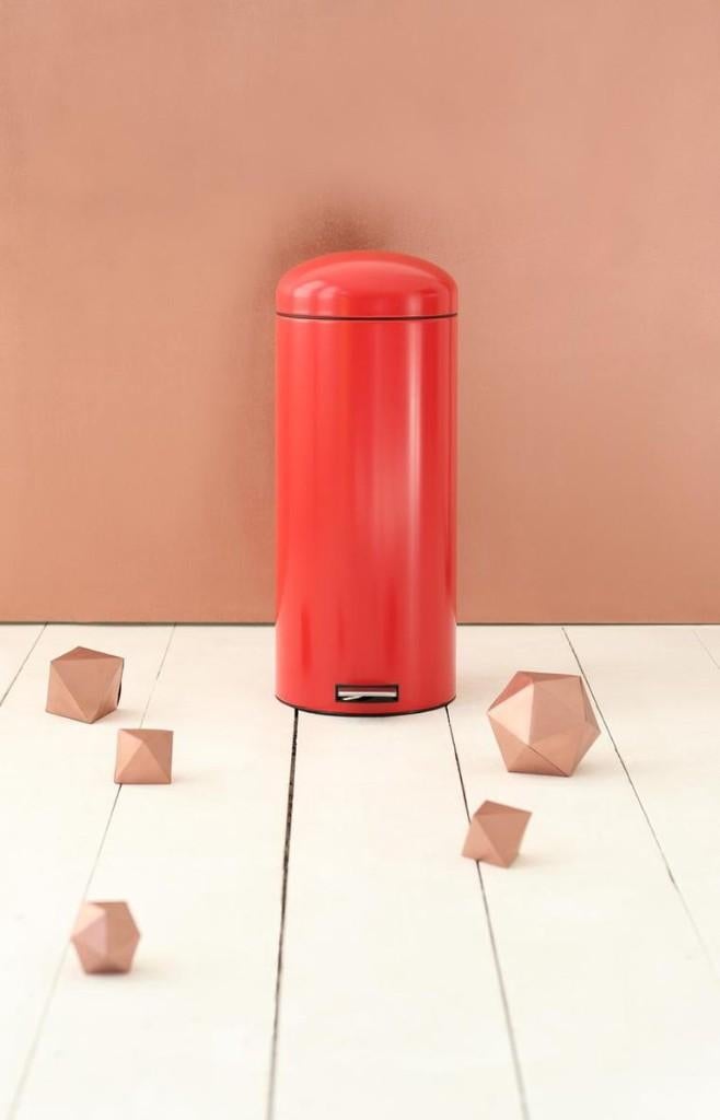Rode Brabantia Retro Bin pedaalemmer - 30 liter, Ophalen, Met pedaal, 50 tot 75 cm, Metaal