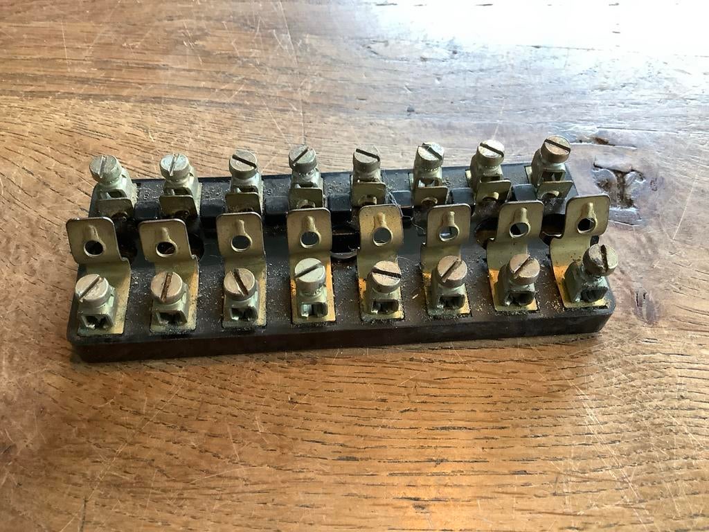 Vintage elektrische zekeringkast / verdeelblok, Doe-het-zelf en Verbouw, Elektra en Kabels, Verzenden, Overige typen