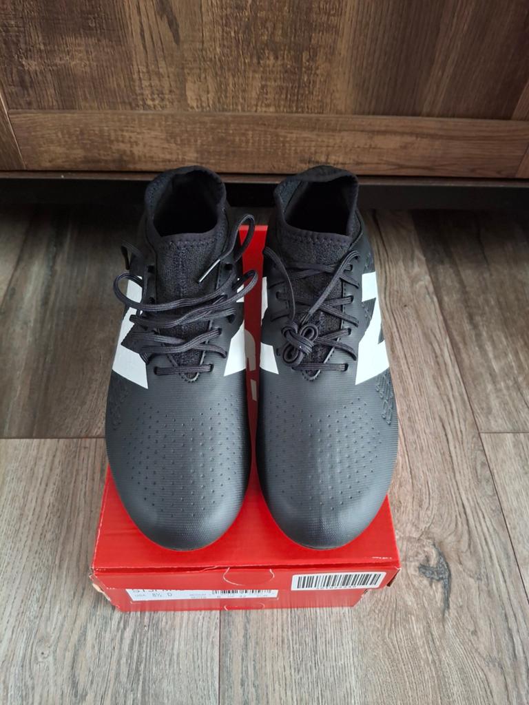New Balance voetbalschoenen mt. 42 (vallen kleiner) !NIEUW!, Maat XS of kleiner, Schoenen, Nieuw, Ophalen of Verzenden