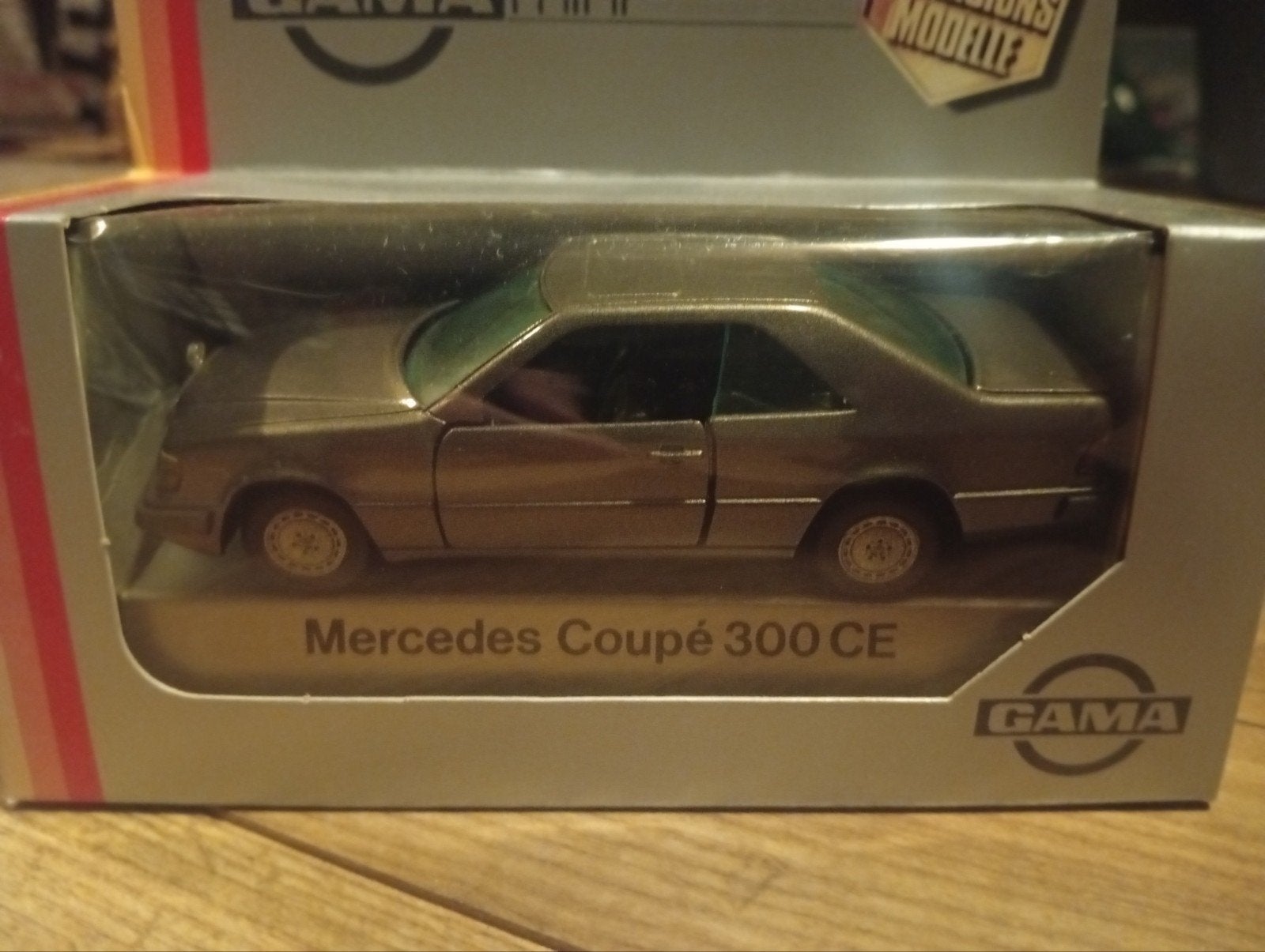 Gama Mercedes Coupe 300CE 1:43, Ophalen of Verzenden, Zo goed als nieuw, Auto, Gama