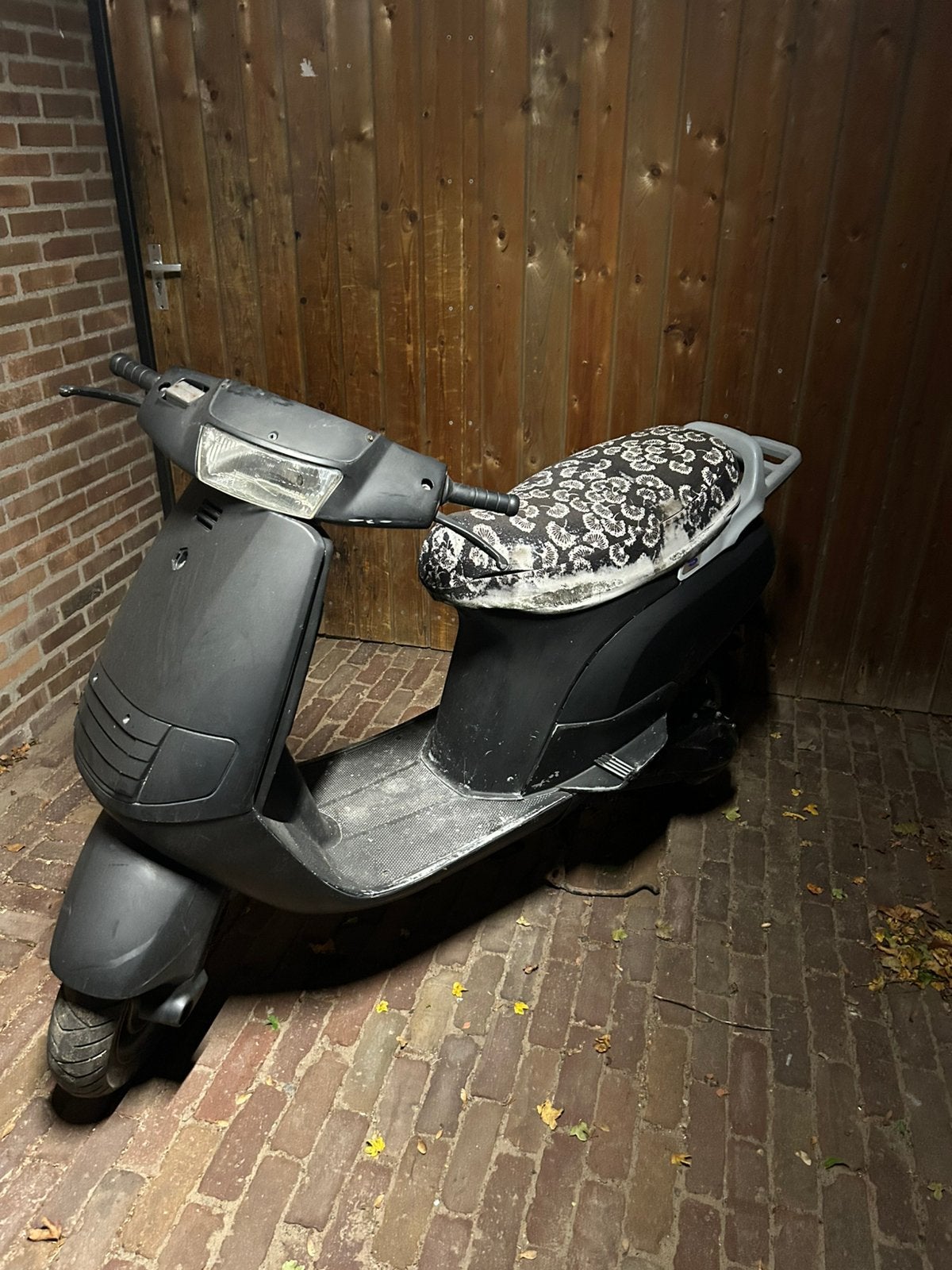 Piaggio skr 150 cc project, Fietsen en Brommers, Ophalen, Zo goed als nieuw