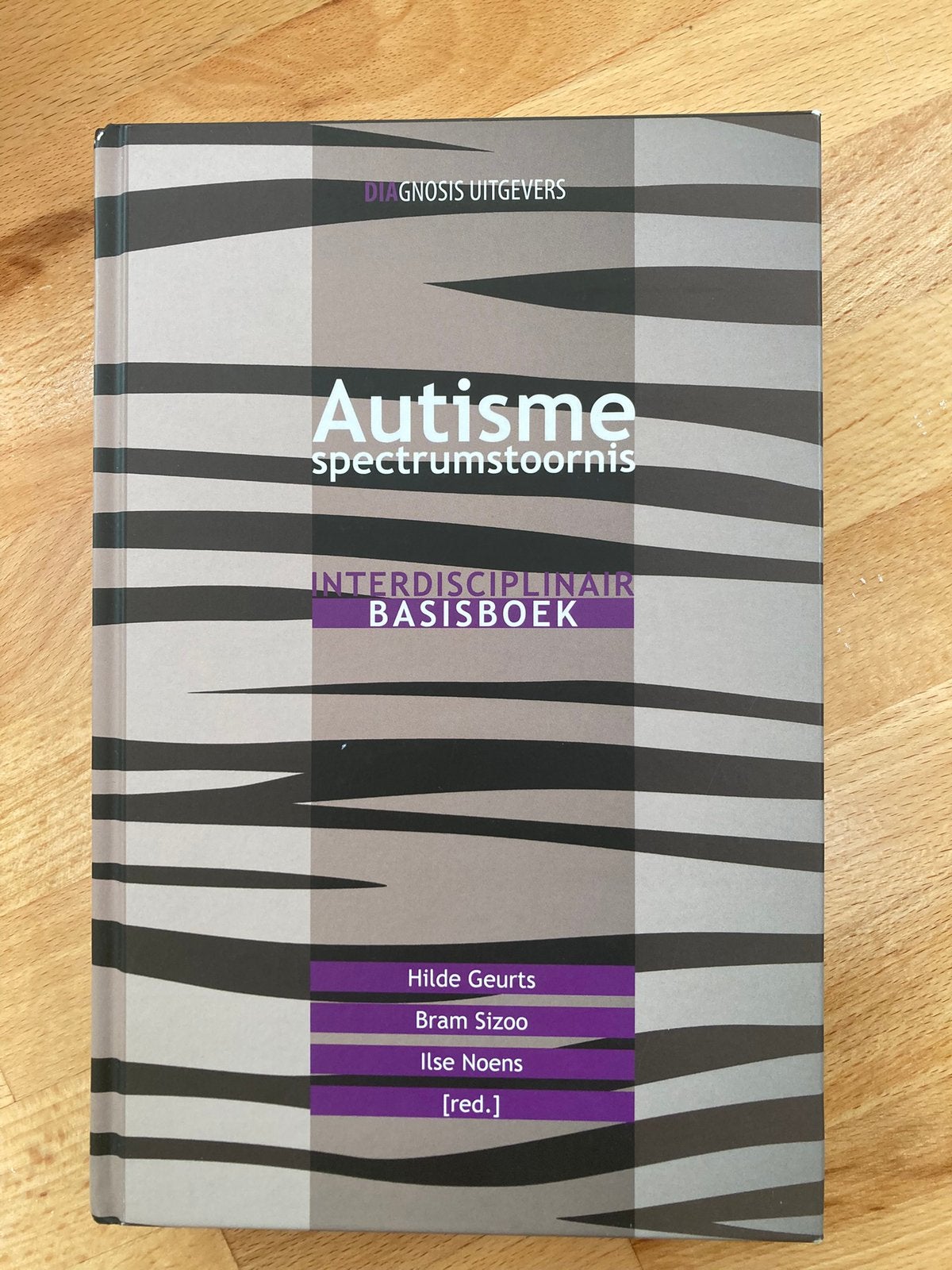 boek: ‘Autisme Spectrumstoornis’ - Hilde Geurts e.a., Ophalen, Zo goed als nieuw