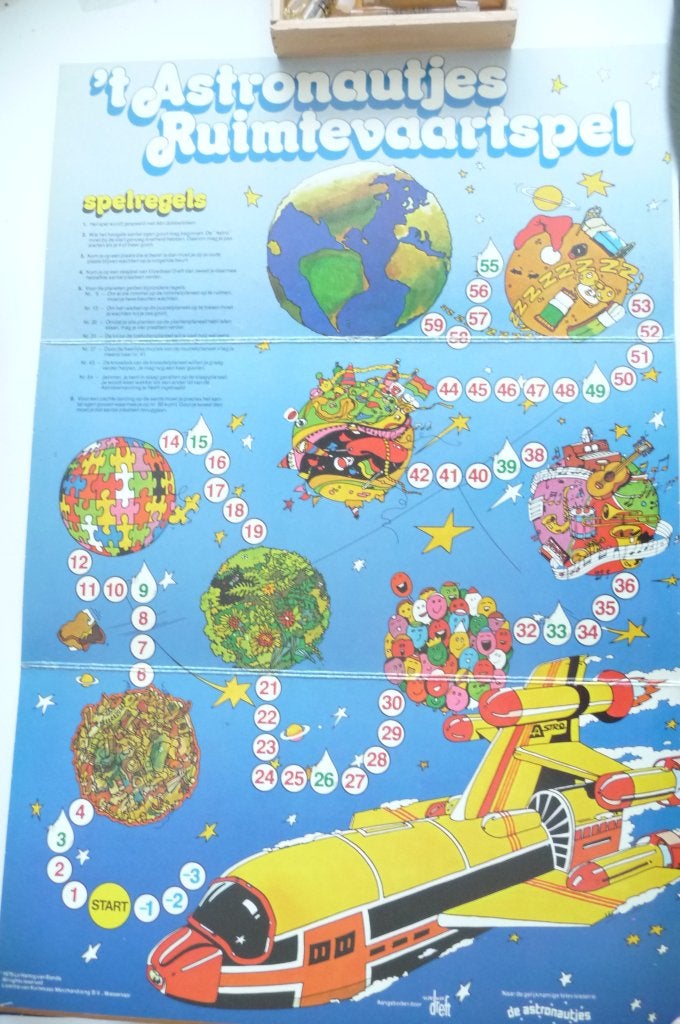 kerstrally spel karton uniek spel kerstbrood en astronautjes, Een of twee spelers, Ophalen of Verzenden, Zo goed als nieuw, Brood en dreft