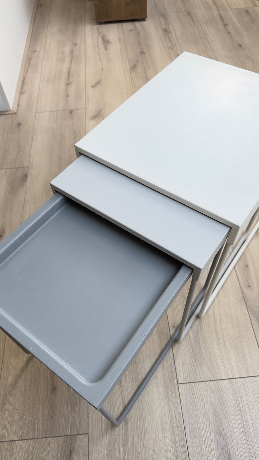 Set van 3 moderne bijzettafels - Grijs/Wit, Minder dan 45 cm, Minder dan 55 cm, Metaal of Aluminium, Ophalen of Verzenden