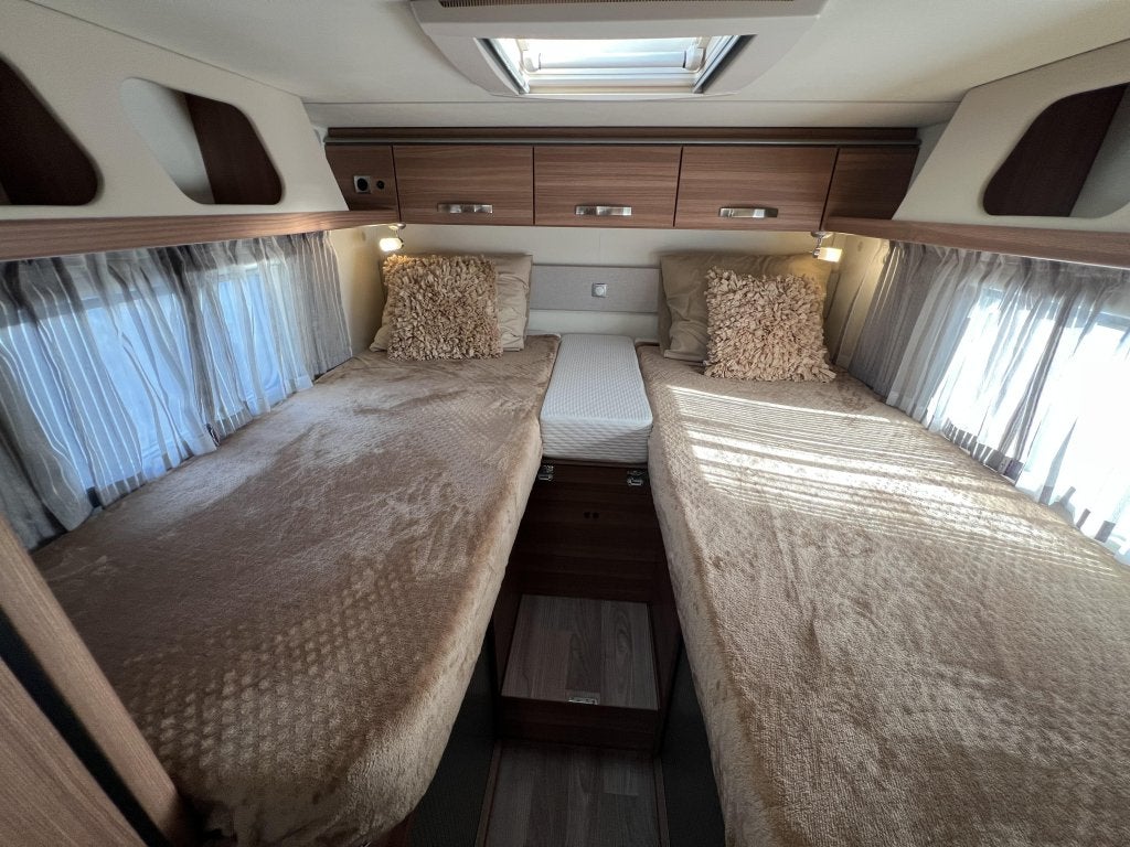 Weinsberg CaraCompact 600 MEG ENKELE BEDDEN BEARLOCK MAXFANN, Caravans en Kamperen, Boiler, Ringverwarming, Tot en met 2, 6 tot 7 meter