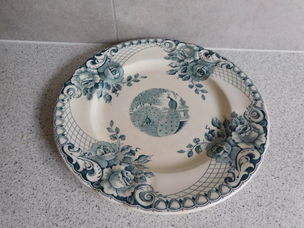 Bord 21,5 cm. Peacock Société Céramique Maestricht, Antiek en Kunst, Ophalen of Verzenden