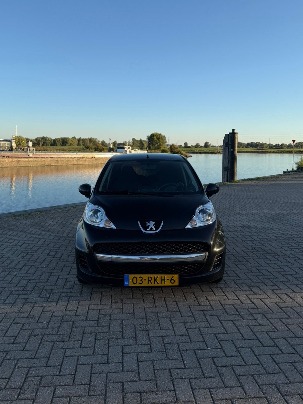 Peugeot 107 2e eigenaar!! 1.0 12V E-vti 68PK 3DR 2011 Zwart, Auto's, Voorwielaandrijving, 4 stoelen, Origineel Nederlands, Handgeschakeld