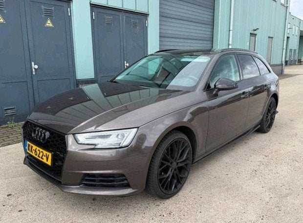 Audi A4 1.4 Tfsi / Maxton / Sportuitlaat / Kleppensysteem, Stof, Zwart, 4 cilinders, Bruin
