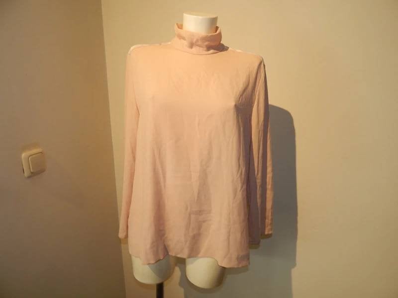 Marccain zacht roze nude tint top kolletje rits op de rug N4