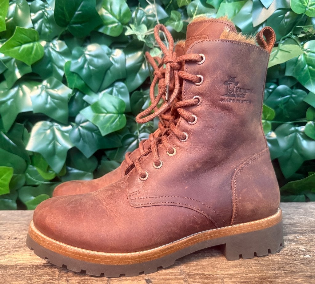 Nieuwe gevoerde veter boots van Panama Jack maat 38