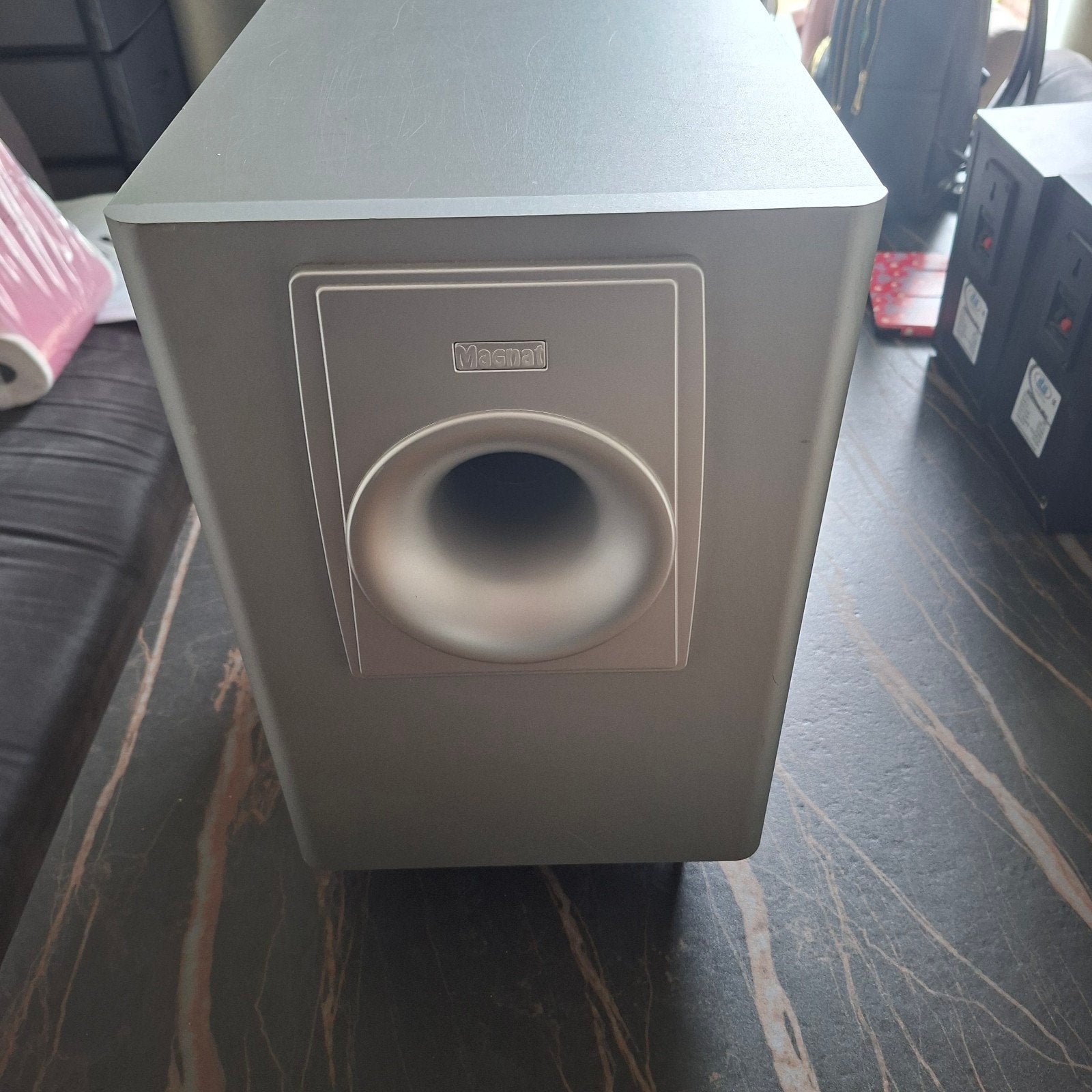 Magnat Stylus 7000A Powered Subwoofer - Zilver