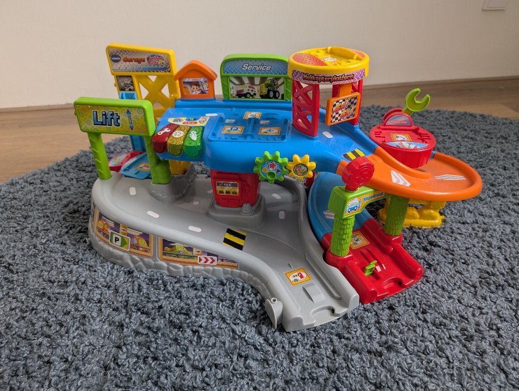 Te koop: Toet Toet Autos garage & extra baan delen & auto’s!, Ophalen, Gebruikt, 2 tot 4 jaar