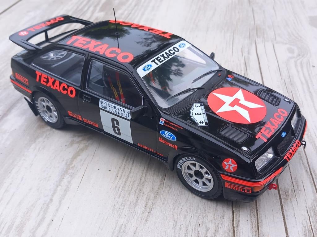 Ford Sierra RS Cosworth  "Texaco"

1000 Lakes Rally Finland, Hobby en Vrije tijd, Modelauto's | 1:18, Ophalen of Verzenden, Nieuw