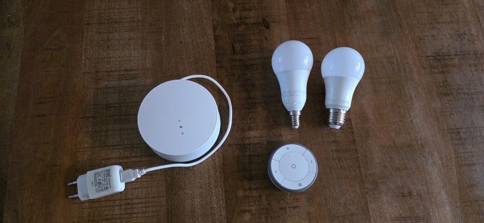 IKEA Tradfri Smart verlichting: Hub, , 2x E27 Lampen + ..., Smart home compatibel, Gebruikt, Meerkleurig, Glas