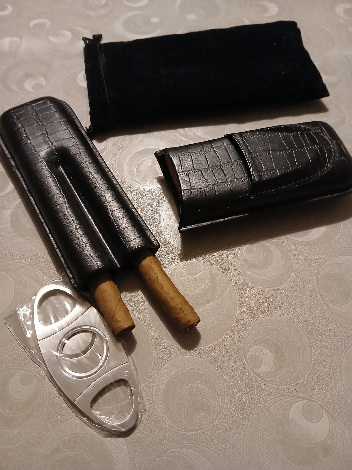 Ongebruikte Krokodillenleren Sigarenkoker met Knipper, Ophalen of Verzenden, Nieuw, Overige typen