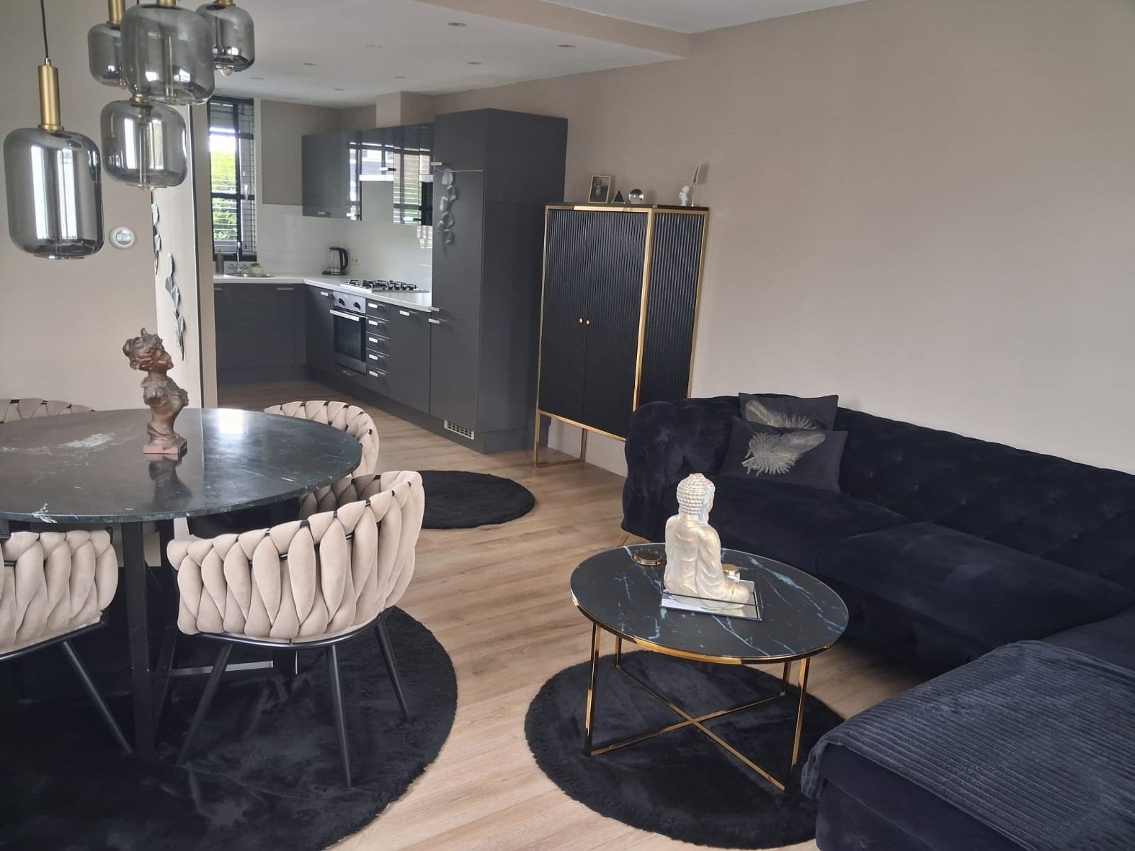 Prachtig zwart velours bankstel met gouden onderstel, Huis en Inrichting, Ophalen, Hoekbank, 300 cm of meer, 75 tot 100 cm